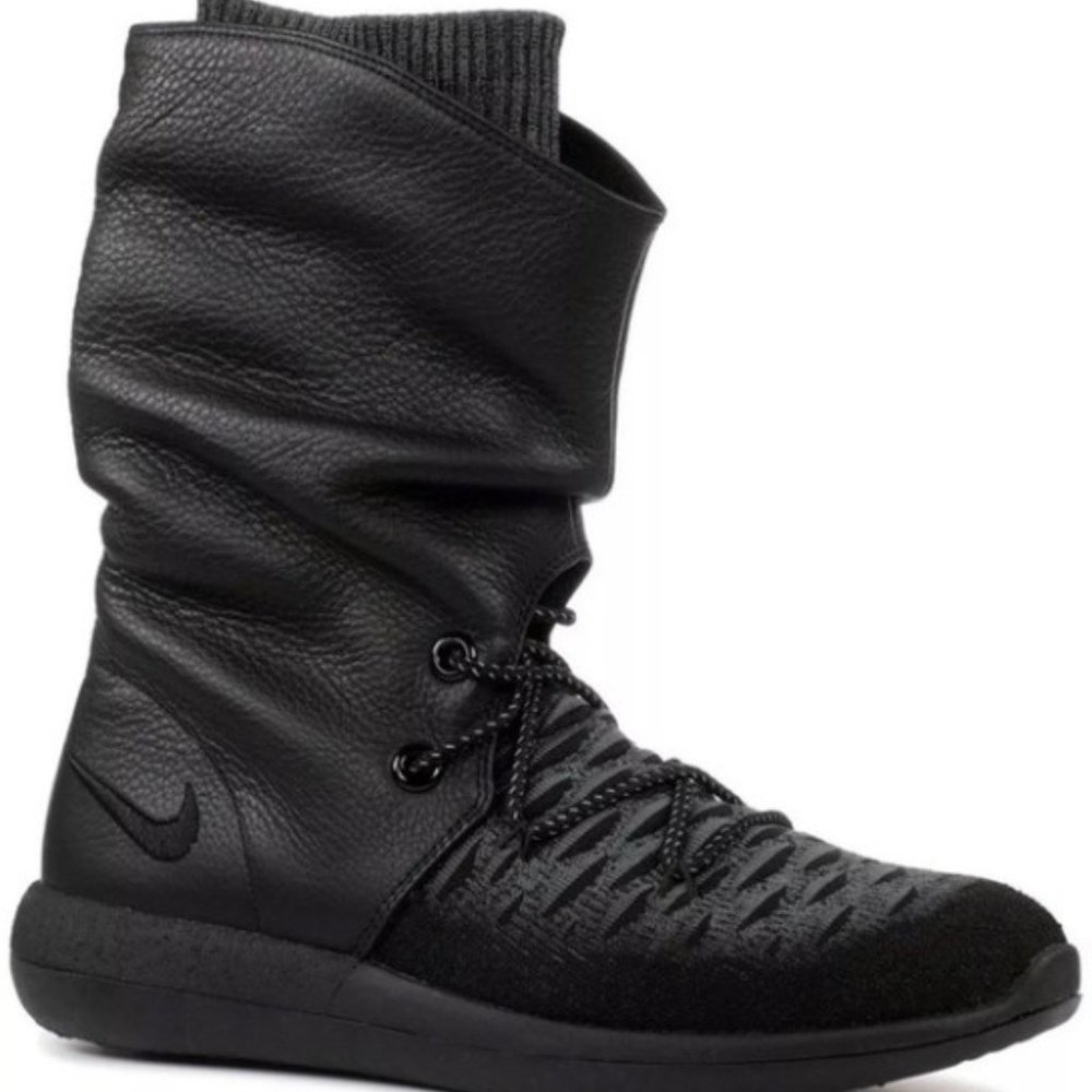 Nike ROSHE Two Hi Flyknit Trainer Sneakers
